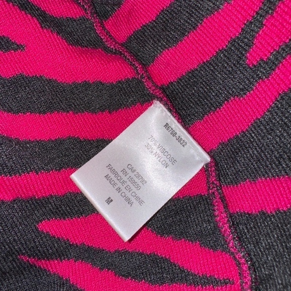 EUC Renuar Animal Print Tiger Leopard Hot Pink Mock Neck Sweater Size Medium - Picture 3 of 6